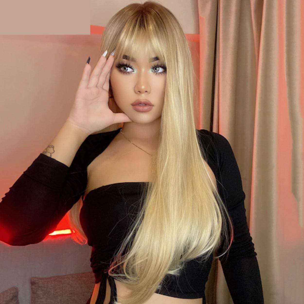Blond Long Wig With Bangs